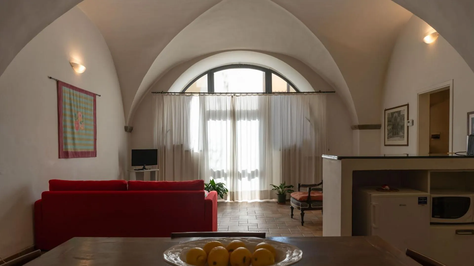 Characteristic Apartment In The Center Of Florence