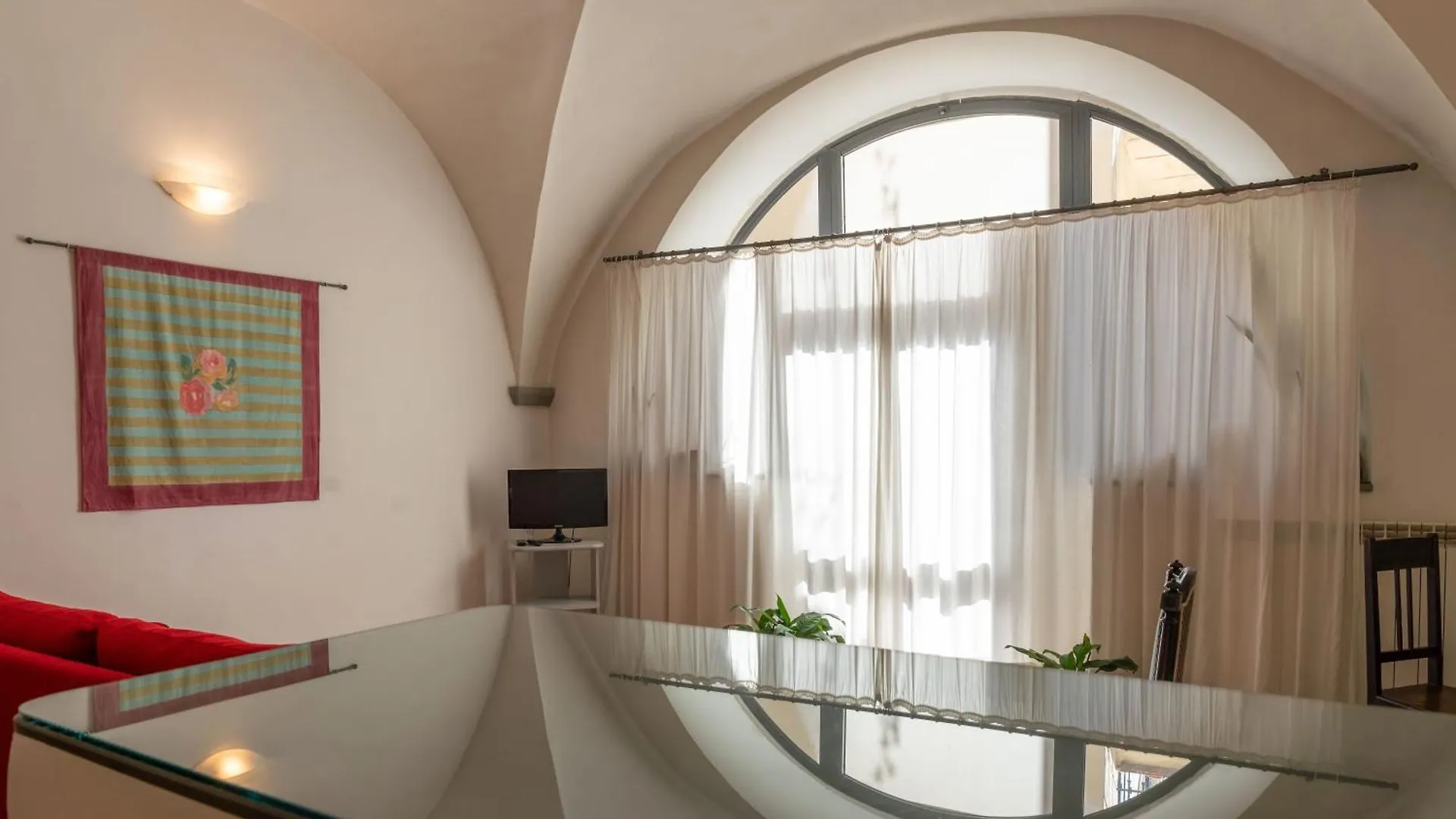 Characteristic Apartment In The Center Of Florence