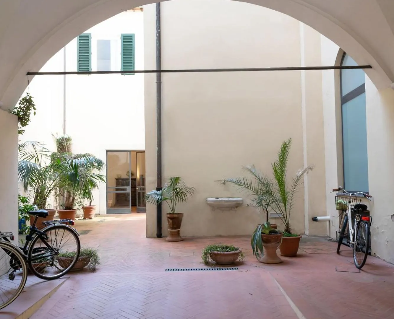 Characteristic Apartment In The Center Of Florence Italy