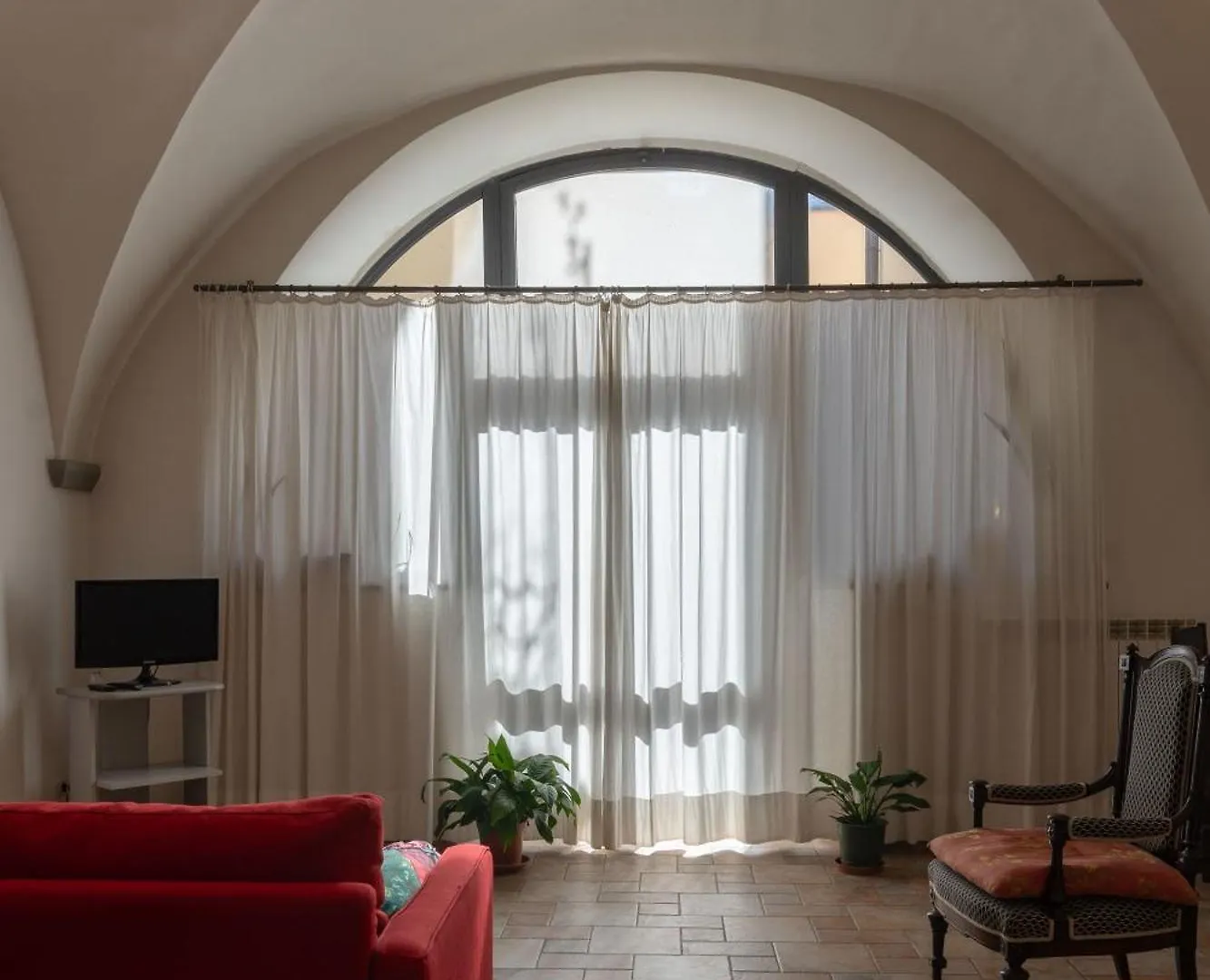 Characteristic Apartment In The Center Of Florence